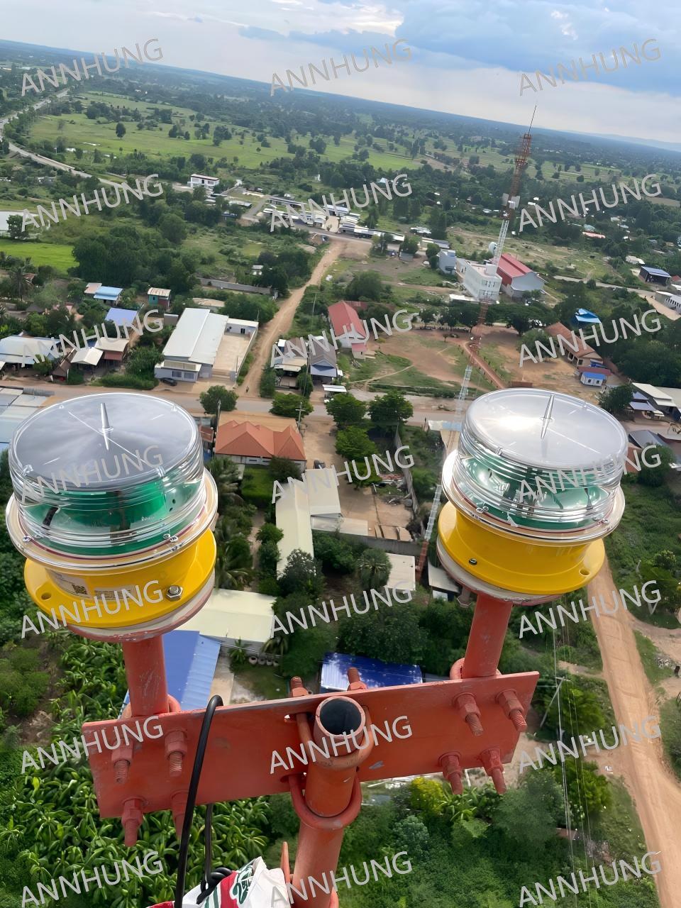 กรณี บริษัท ล่าสุดเกี่ยวกับ การติดตั้งไฟฟ้าอุปสรรคการบินแสงอาทิตย์สําหรับหอคอยโทรคมนาคมกัมพูชา ICAO FAA L-810