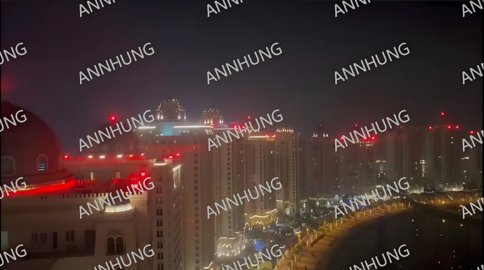 กรณี บริษัท ล่าสุดเกี่ยวกับ Qatar Medium-Intensity Aviation Obstruction Light Installation: AH-MI-B2(L) LED Case Study
